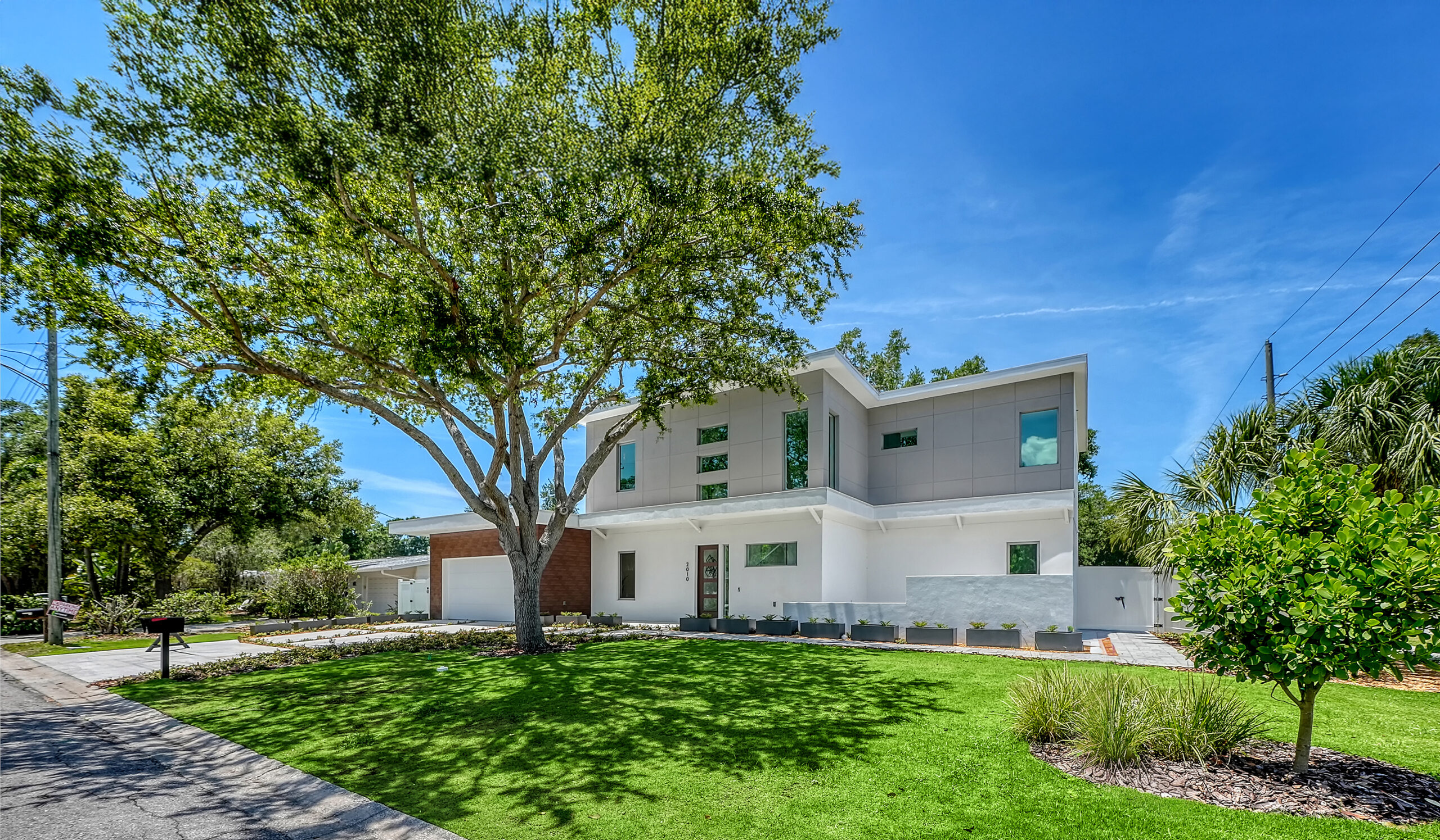 2124 Clematis Place-Home for Sale Courtyard Modern