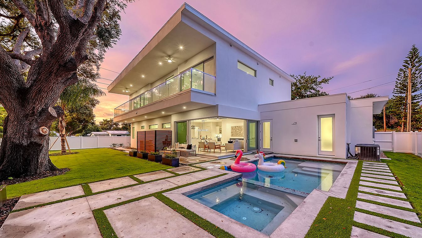 2124 Clematis Place-Home for Sale Courtyard Modern